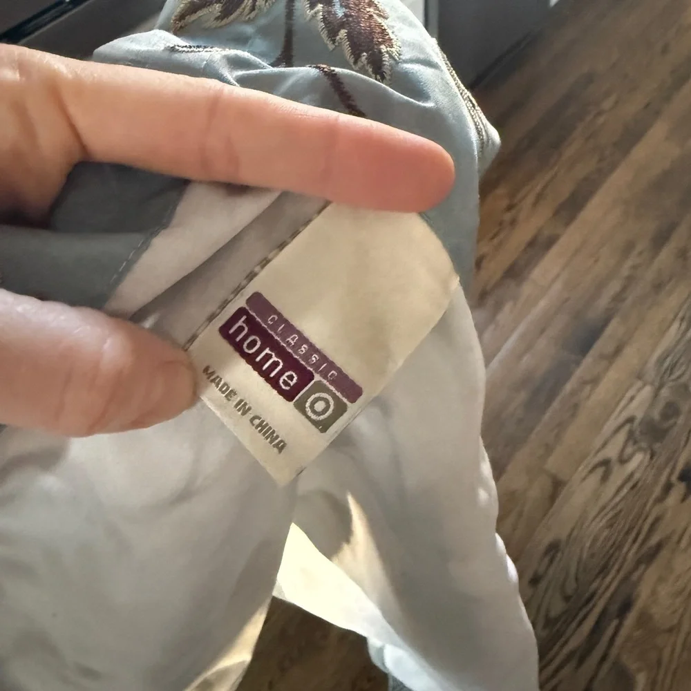Target set embroidered